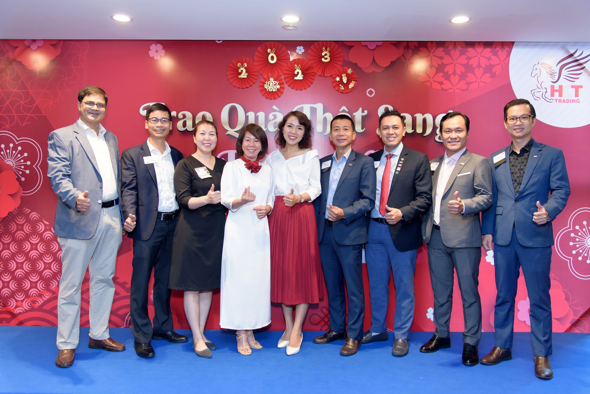 HKT - Trao quà thật sang, đón Tết an khang 5